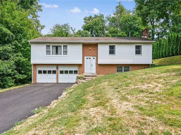 3131 McClellan Dr, Greensburg, PA 15601
