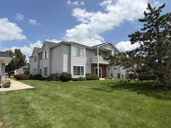1250 Village Centre DRIVE #2, Kenosha, WI 53144