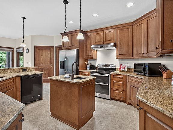 2nd image of 141 Northshores Dr