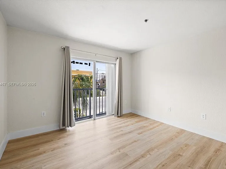 437 SW 7th St #201 — Photo 14
