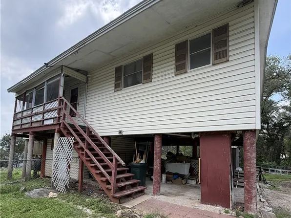 1435 Hillcrest Frst, Canyon Lake, TX 78133