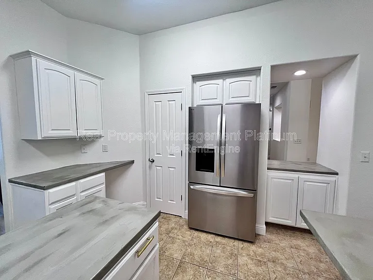 1030 E Royal Dornoch Ave — Photo 19