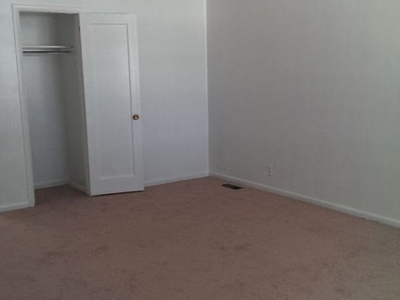 3rd image of 398 E Scott Ave
