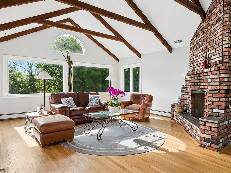 542 Montauk Hwy — Photo 9