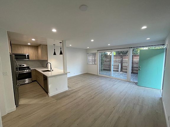 4th image of 11748 Dorothy St #1