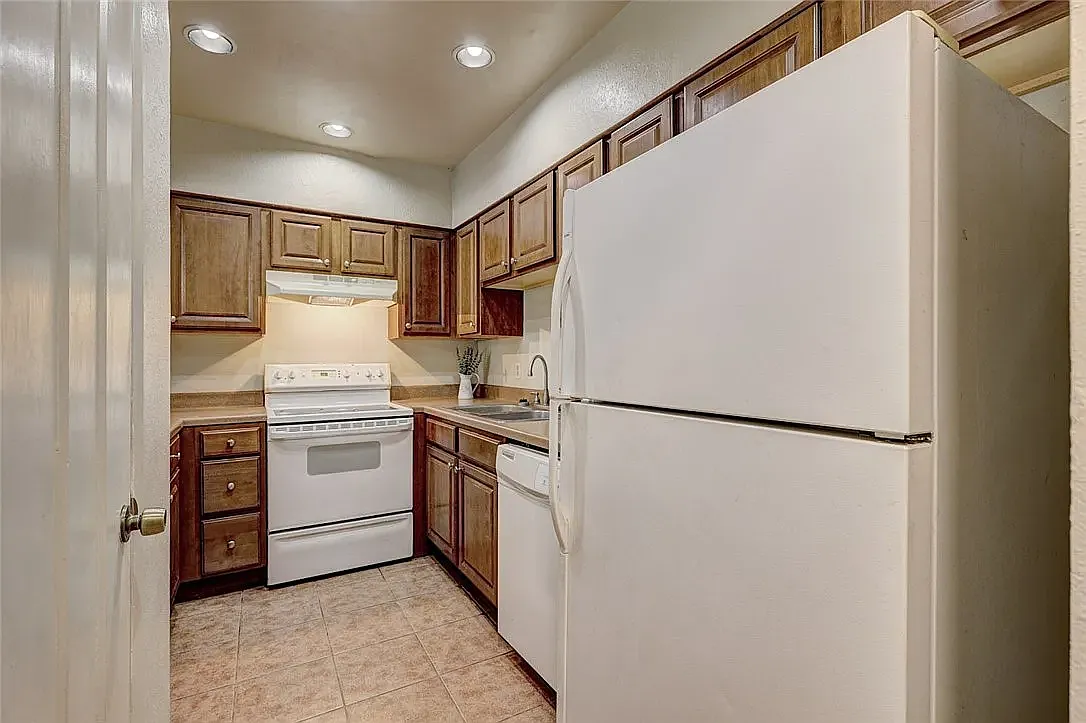 NW 34th St, Oklahoma City — Photo 3