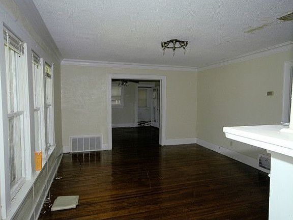 2nd image of 416 NE 14th St