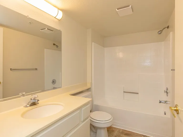 Cambridge Village Apartments — Photo 57