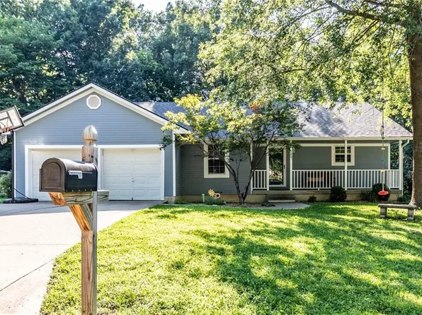 1407 Woodlawn Dr, Warrensburg, MO 64093