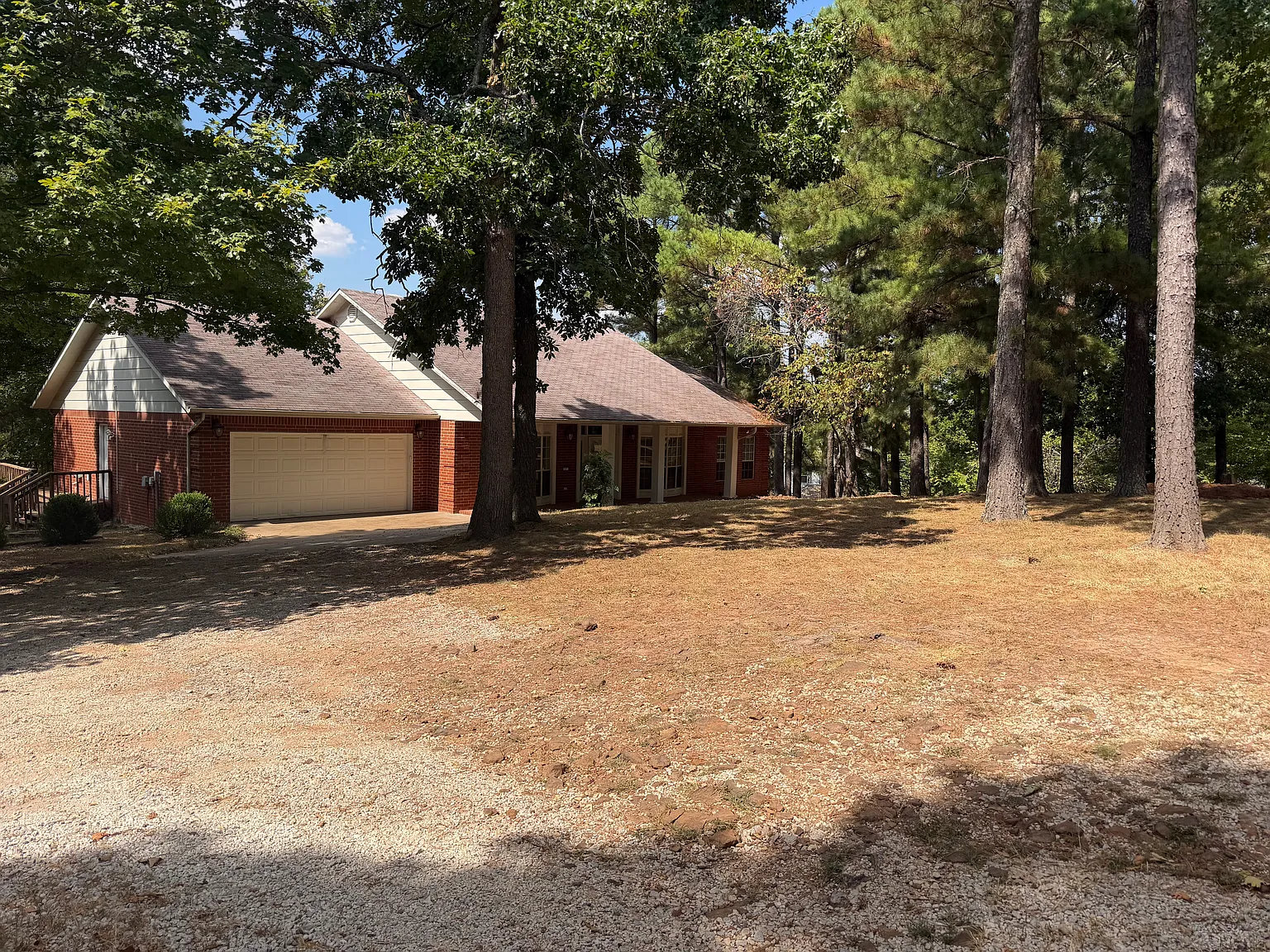 3 bed, 2.5 bath, 2279 sqft, $3,500 — Photo 2