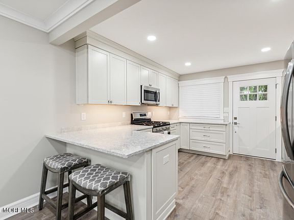 5th image of 22A S Heron Street