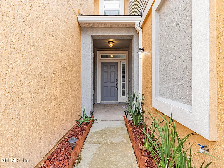 607 Reese Ave — Photo 2