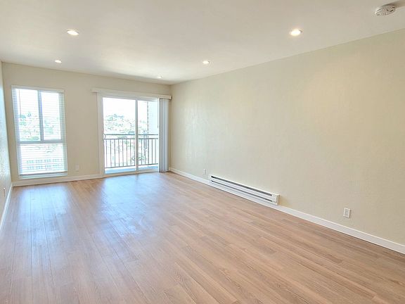 2nd image of 4130-40 Cesar Chavez #30-40