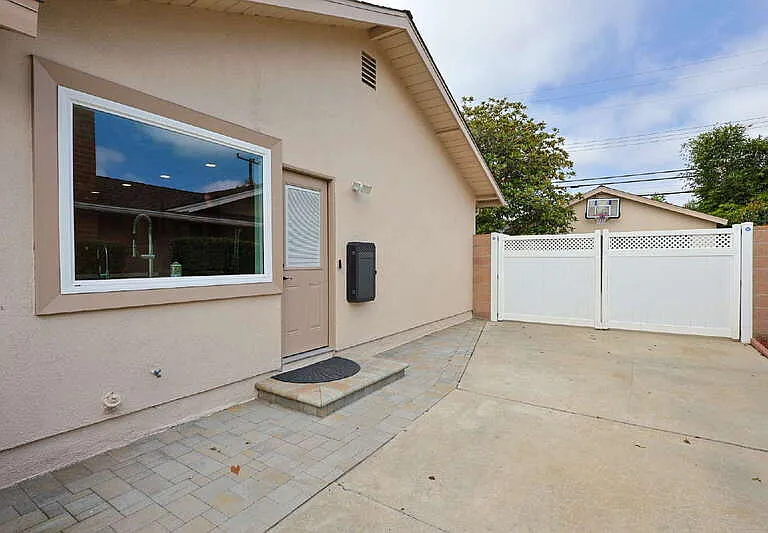 12581 Foster Rd — Photo 12