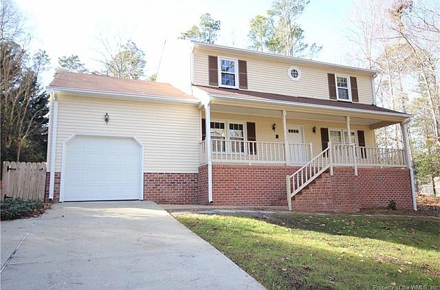 1st image of 104 Castle Ln