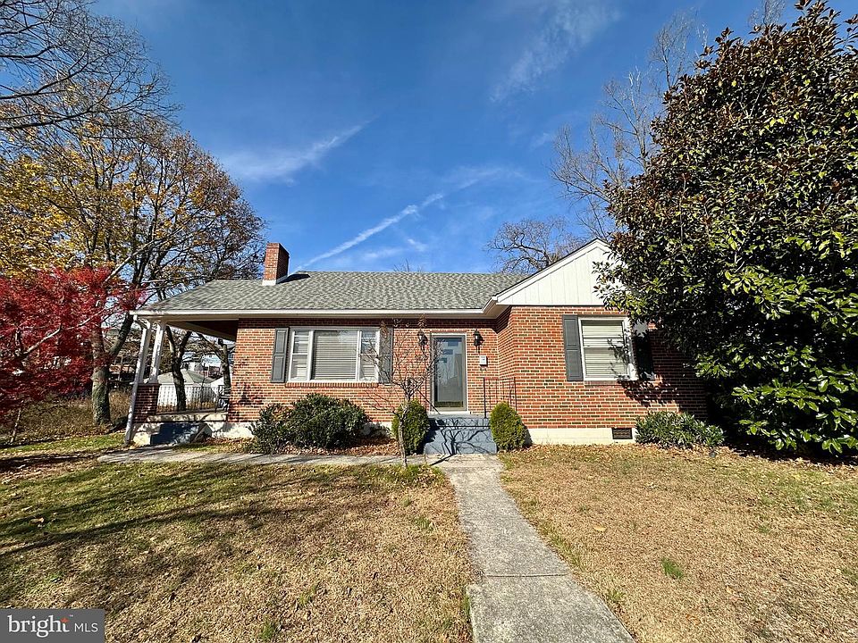 1st image of 939 View St