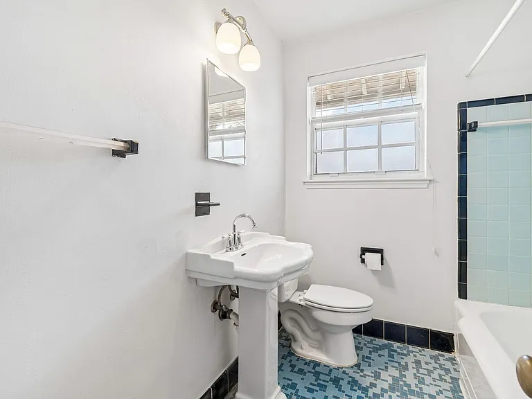 1731 Flagler Ave — Photo 70