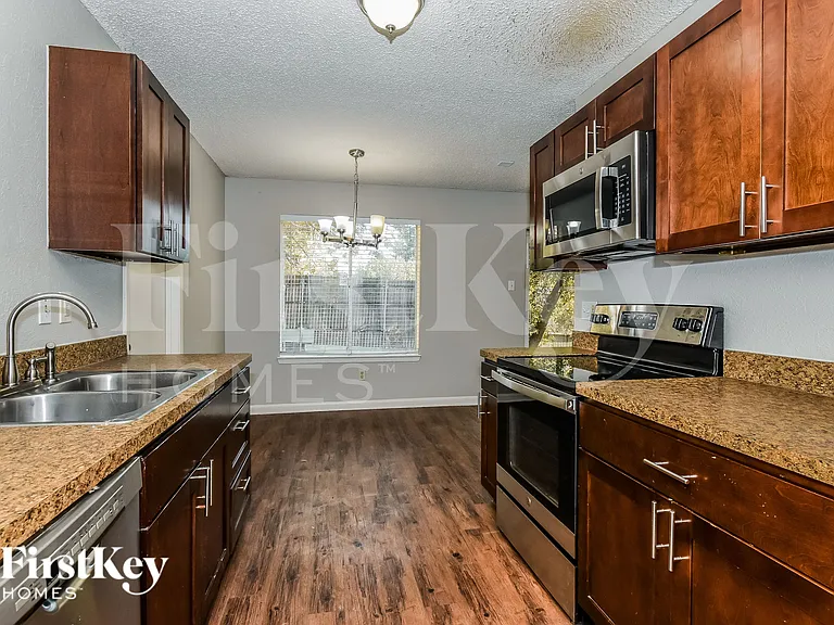 1418 Eagle Pass Dr — Photo 6