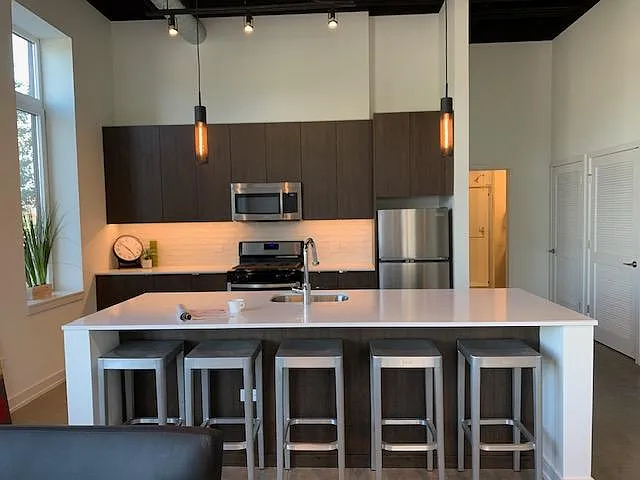 2 bed, 1300 sqft, $2,900 — Photo 2