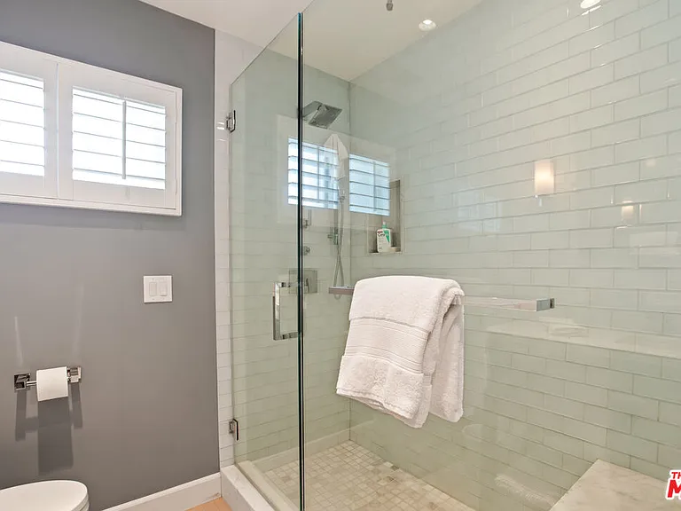 1525 N Hayworth Ave #206 — Photo 13