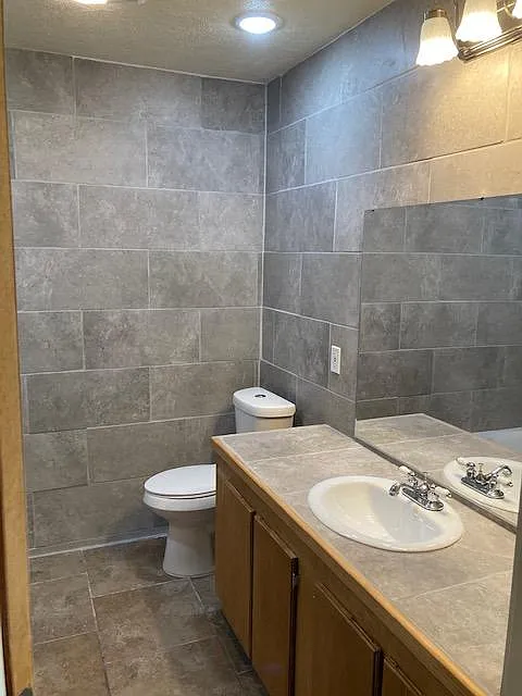 2 bed, 800 sqft, $1,275 — Photo 2