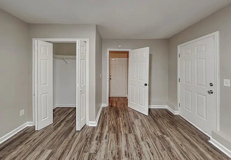 985 Crystal Water Dr — Photo 13