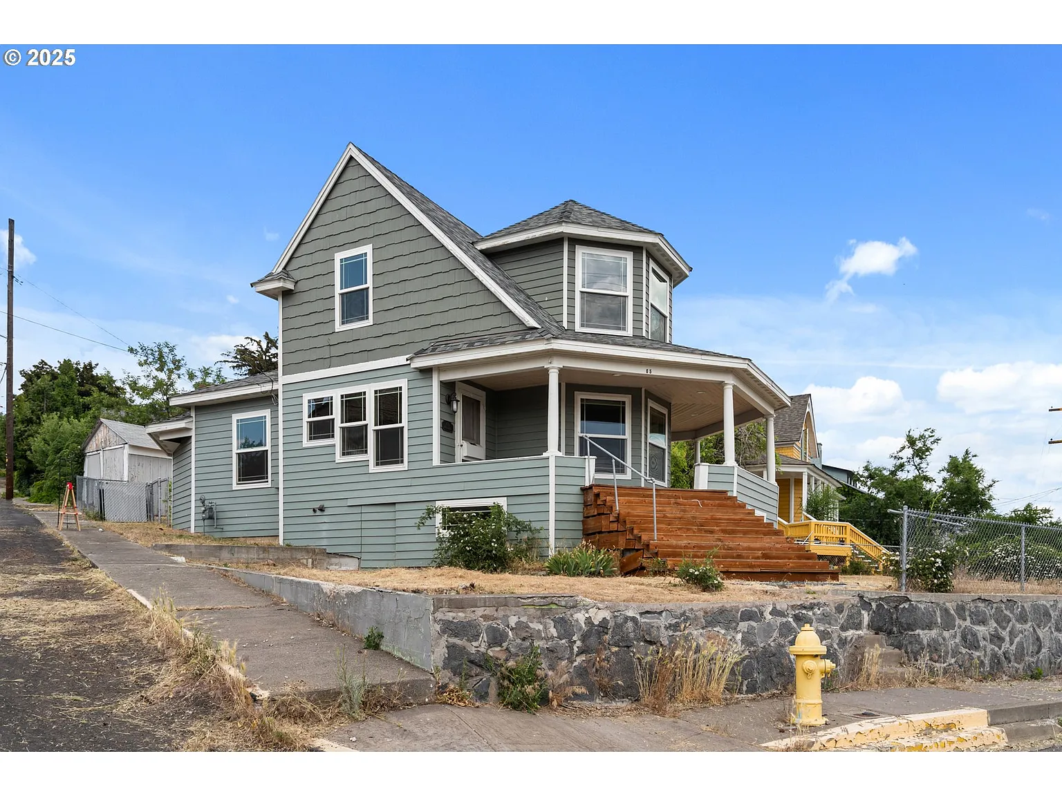 65 Pine St photo 1
