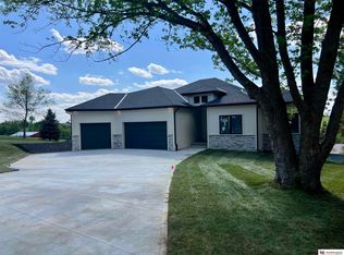 18400 Nicholas Rd, Plattsmouth, NE 68048