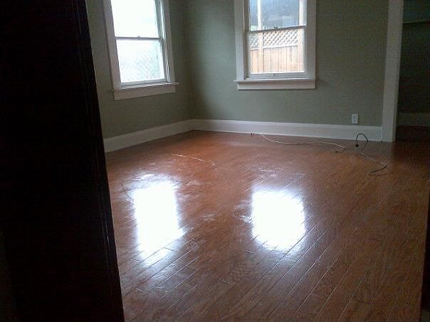 2nd image of 2909 Kenwood Ave