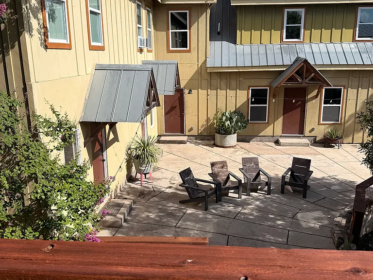 10 Marina Cir — Photo 8