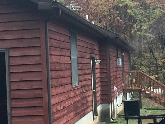 5th image of 1032 White Oak Dr