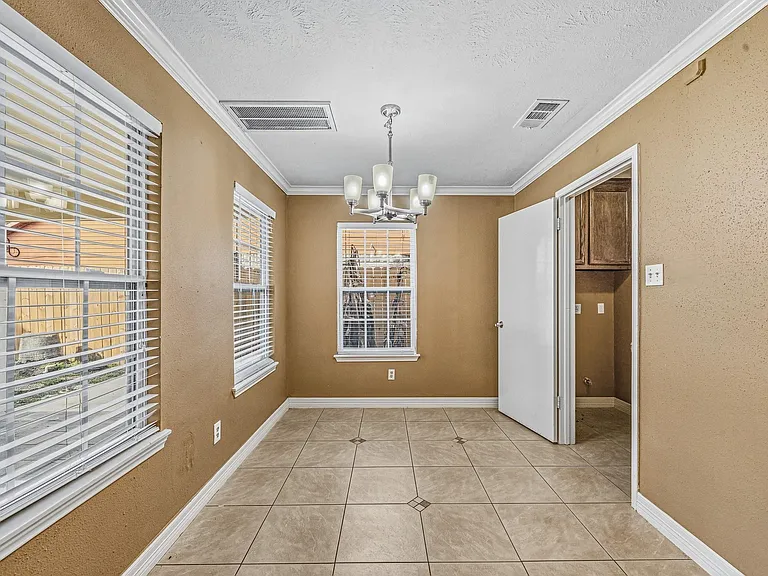 11510 Pagoda Dr — Photo 8