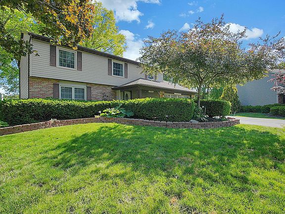 3rd image of 10132 Wellington Dr NW