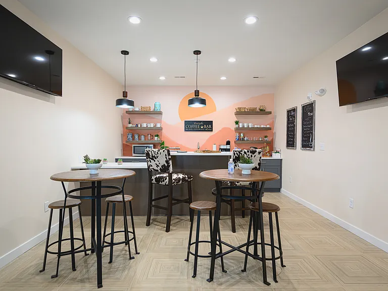 Riverside Apartments — Photo 13