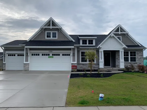 12580 Riverton Rd, Grand Haven, MI 49417