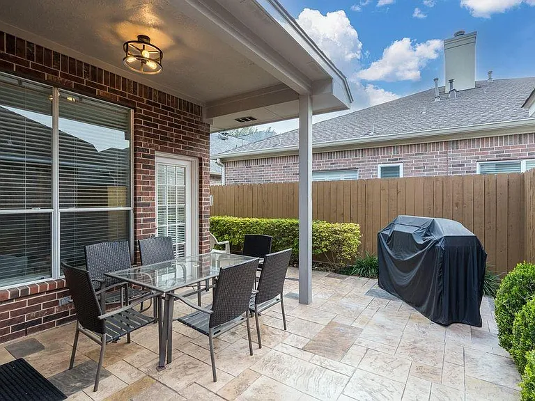 1211 Campton Ct — Photo 33
