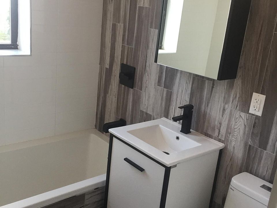 2nd image of 615 Bramhall Ave APT 1L