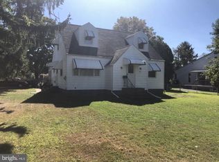 328 Broad St, Williamstown, NJ 08094