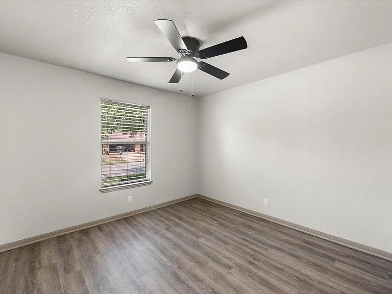 3008 Lafayette St — Photo 16