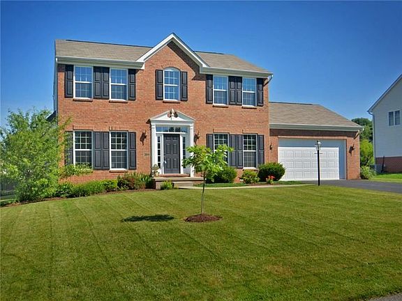 4th image of 2011 Zoe Ln