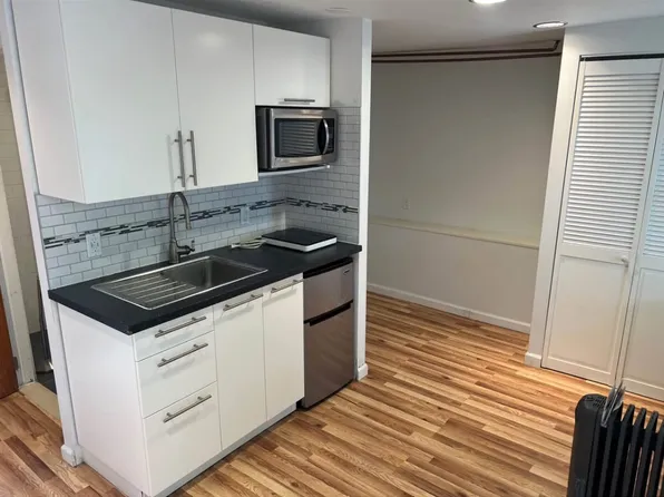 (undisclosed Address), Jersey City, NJ 07304