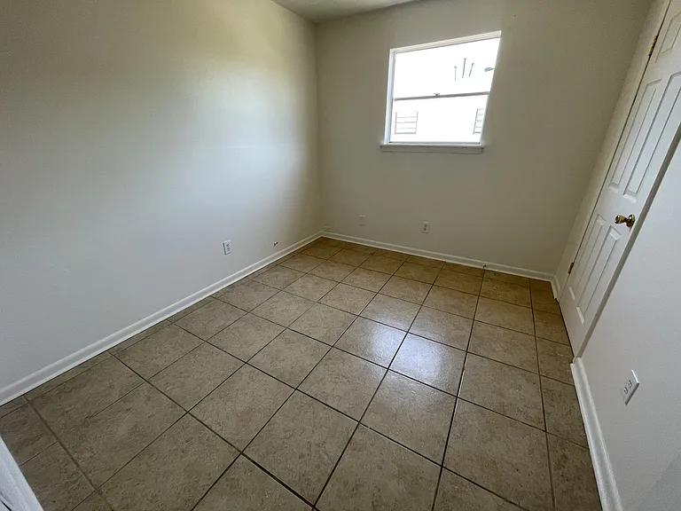 2429 Octavia Dr — Photo 7