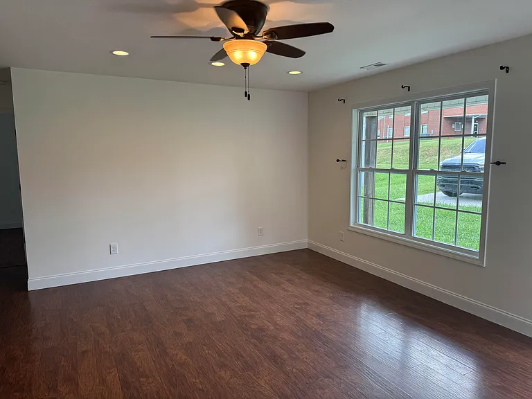 411 Macon St — Photo 7