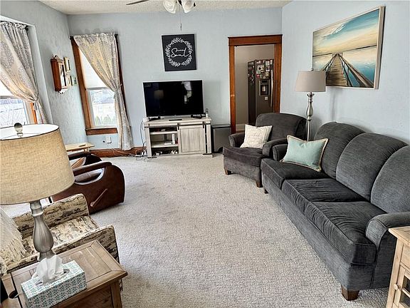 5th image of 304 Cypress Ave