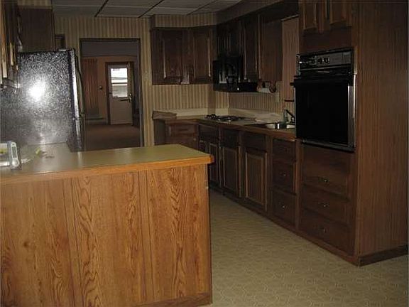 2nd image of 333 W Lloyd St