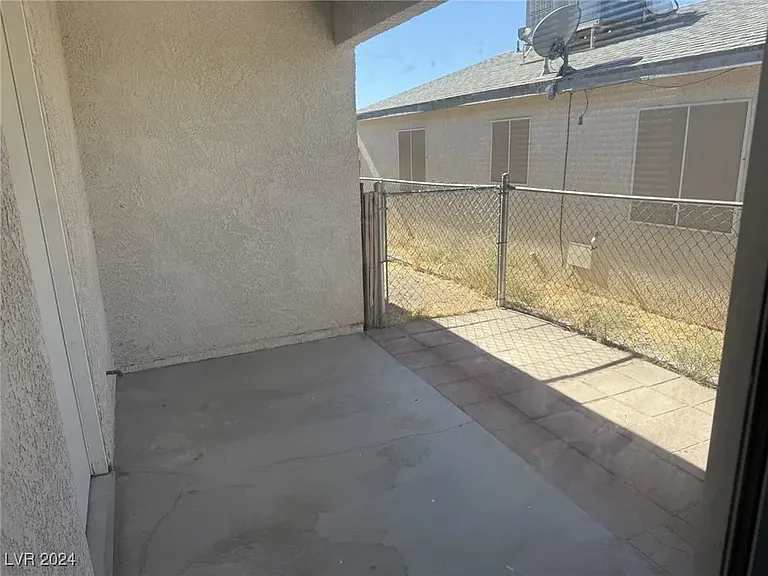 1940 Haiwee St #C — Photo 13