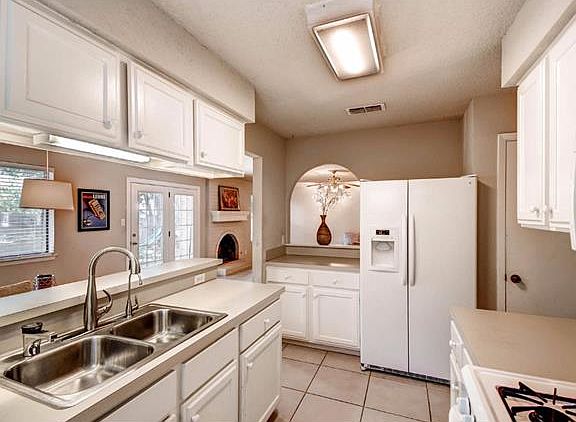 4th image of 2702 Grennock Dr