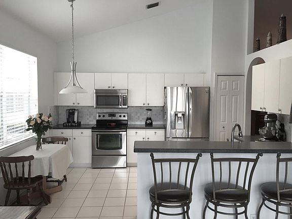 5th image of 3263 SW Majestic Ct