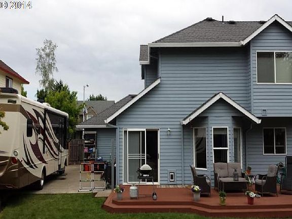 3rd image of 2935 NE Aurora Dr