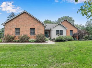 7100 Ray Ln, Eaton Rapids, MI 48827